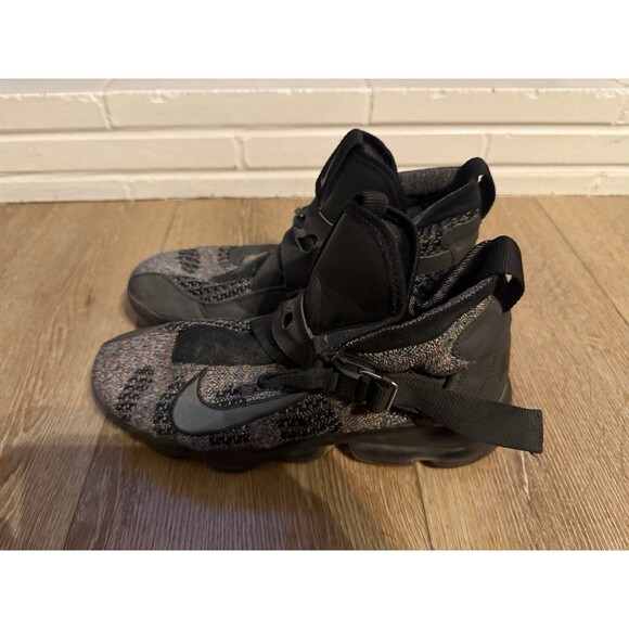 NIKE AIR VAPORMAX FLYKNIT PREMIER A03241-003 Size 10 Sneaker Men